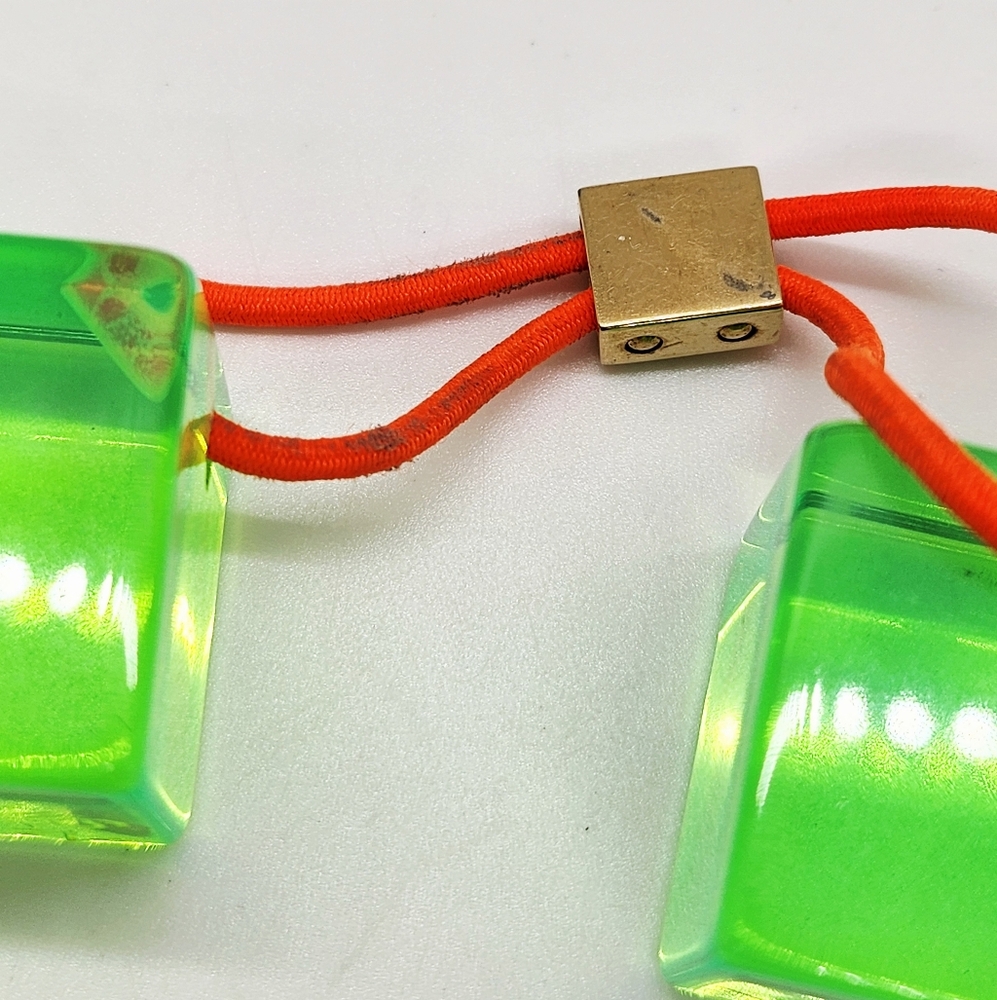 Louis Vuitton Logo Neon Green Hair Cubes - Picture 6 of 7